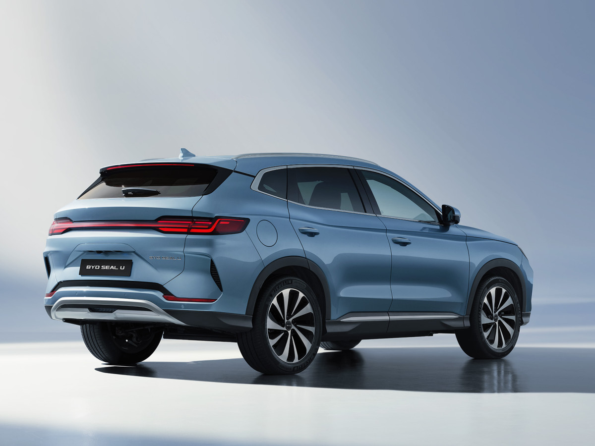 Nový BYD SEAL U DM-i přichází s novým interiérem a barvami